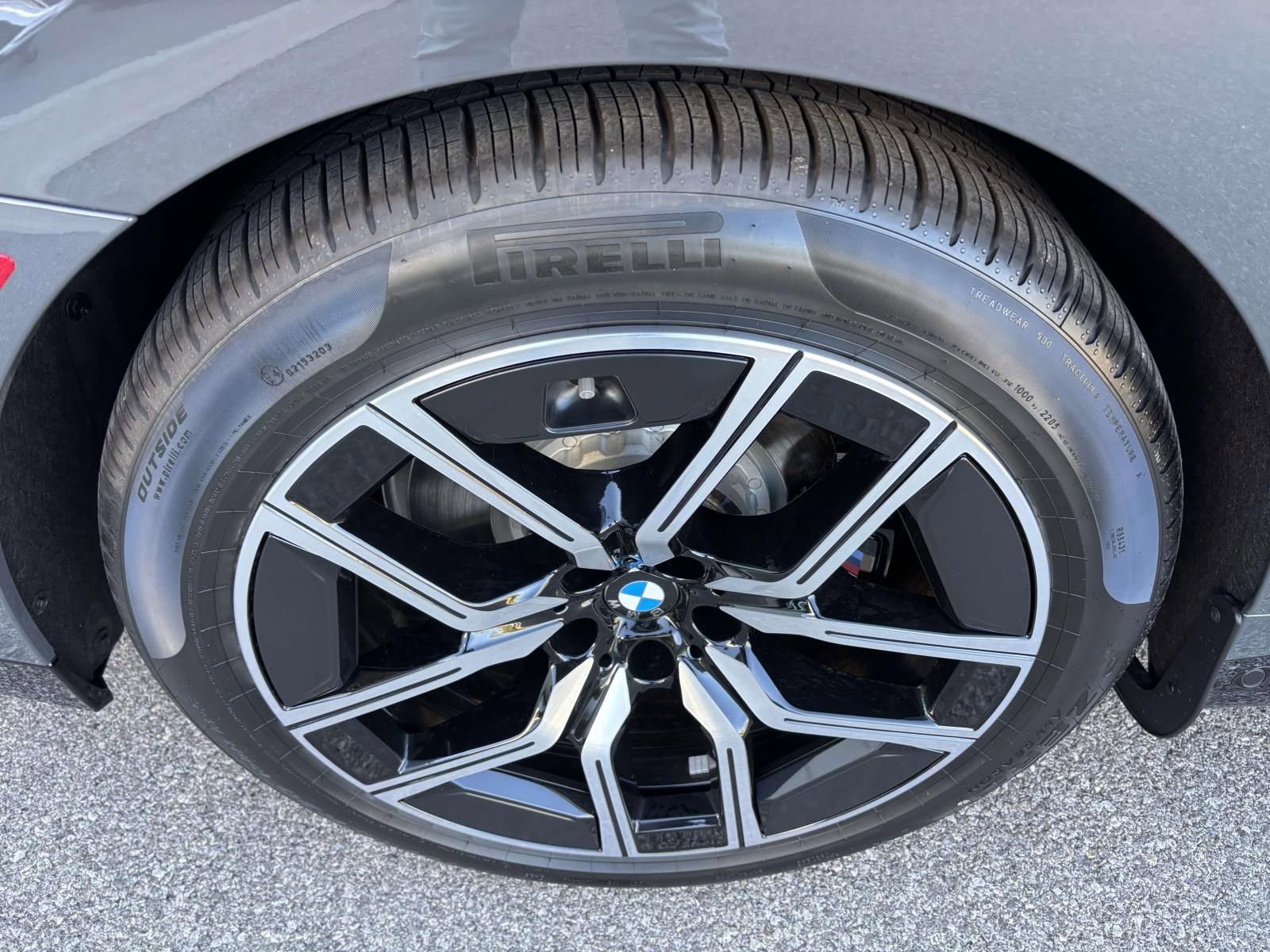 New 2026 BMW 750e xDrive w/ Executive Package AWD/4WD image 10