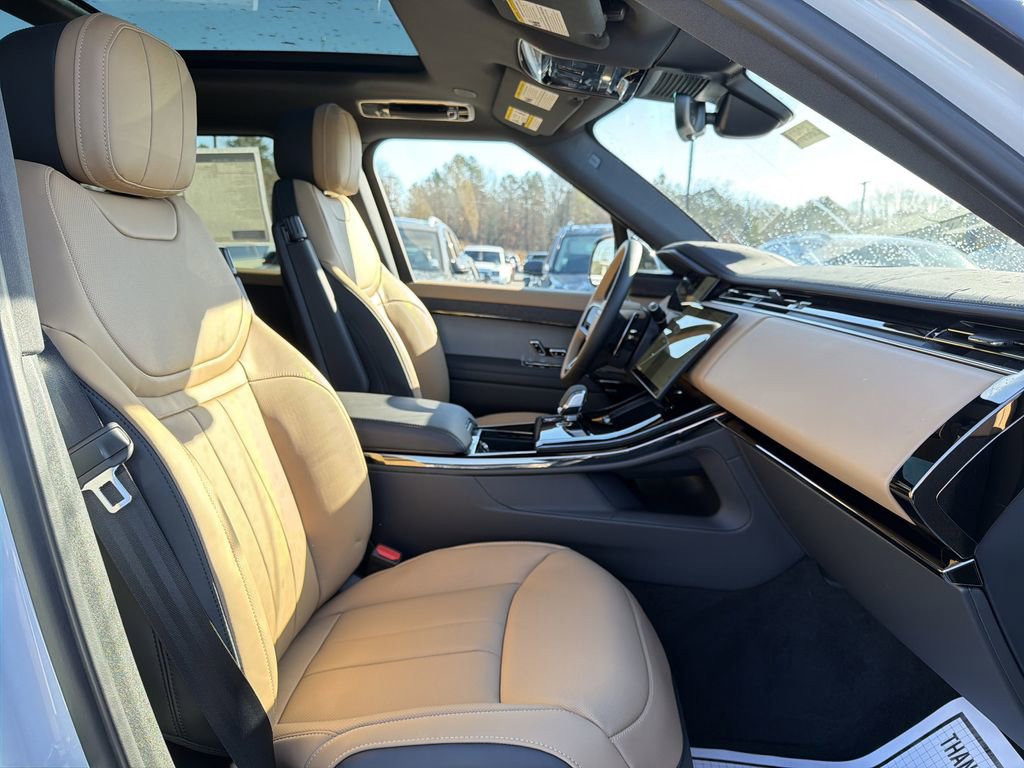 New 2026 Land Rover Range Rover Sport Dynamic SE image 18