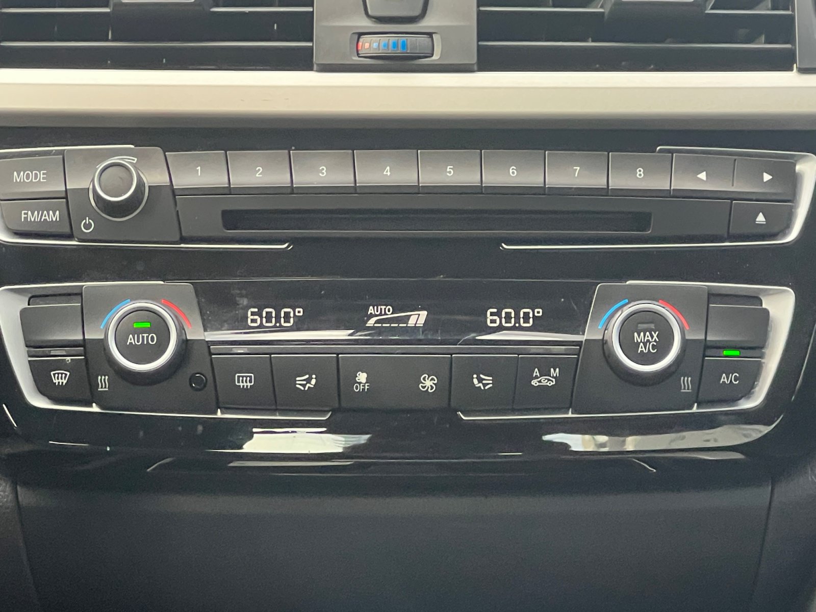 Used 2018 BMW 320i Sedan RWD image 17