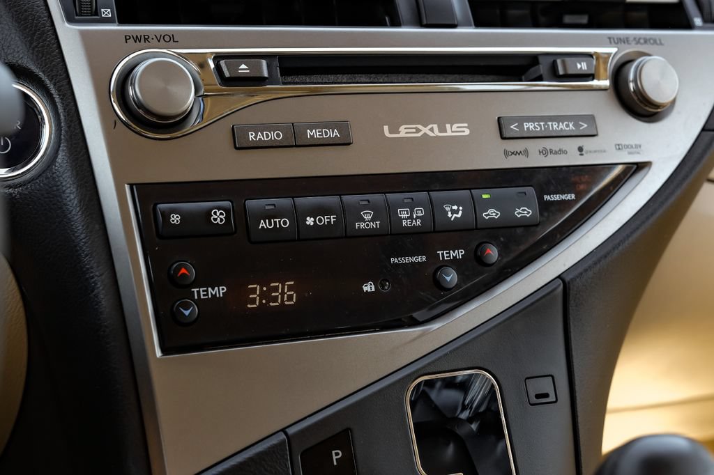 Used 2015 Lexus RX 450h AWD image 27