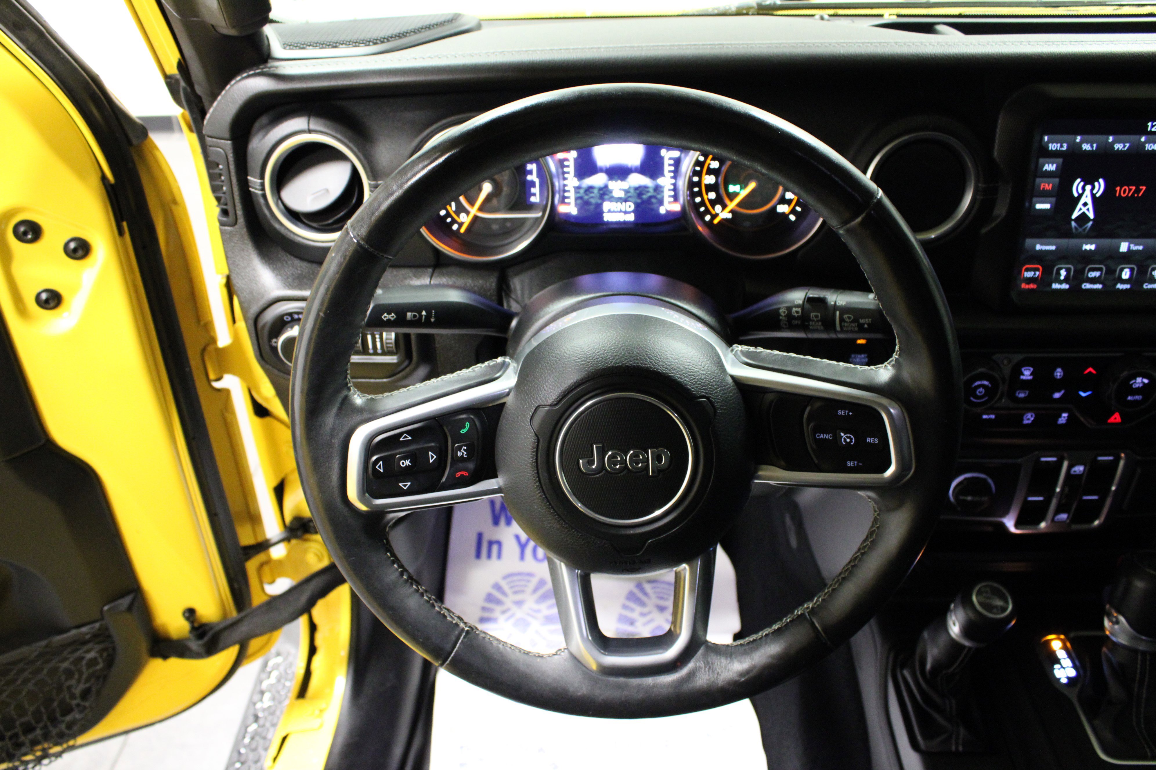 Used 2018 Jeep Wrangler Unlimited Sahara image 17