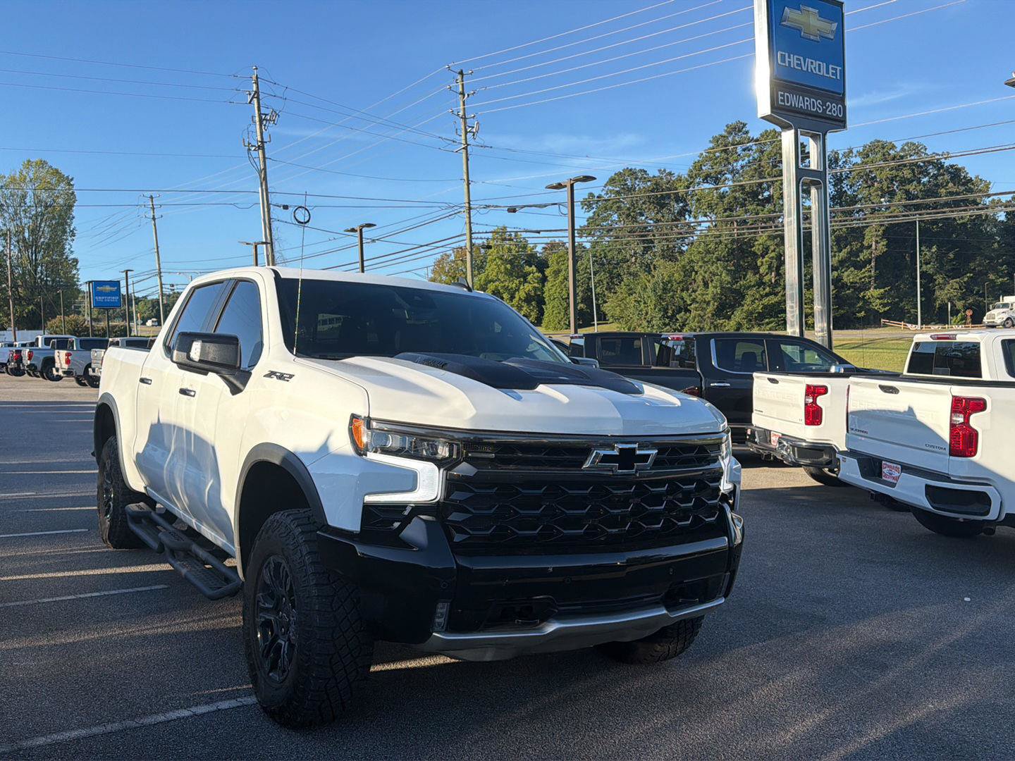 Used 2026 Chevrolet Silverado 1500 ZR2 w/ Dark Appearance Package AWD/4WD image 4