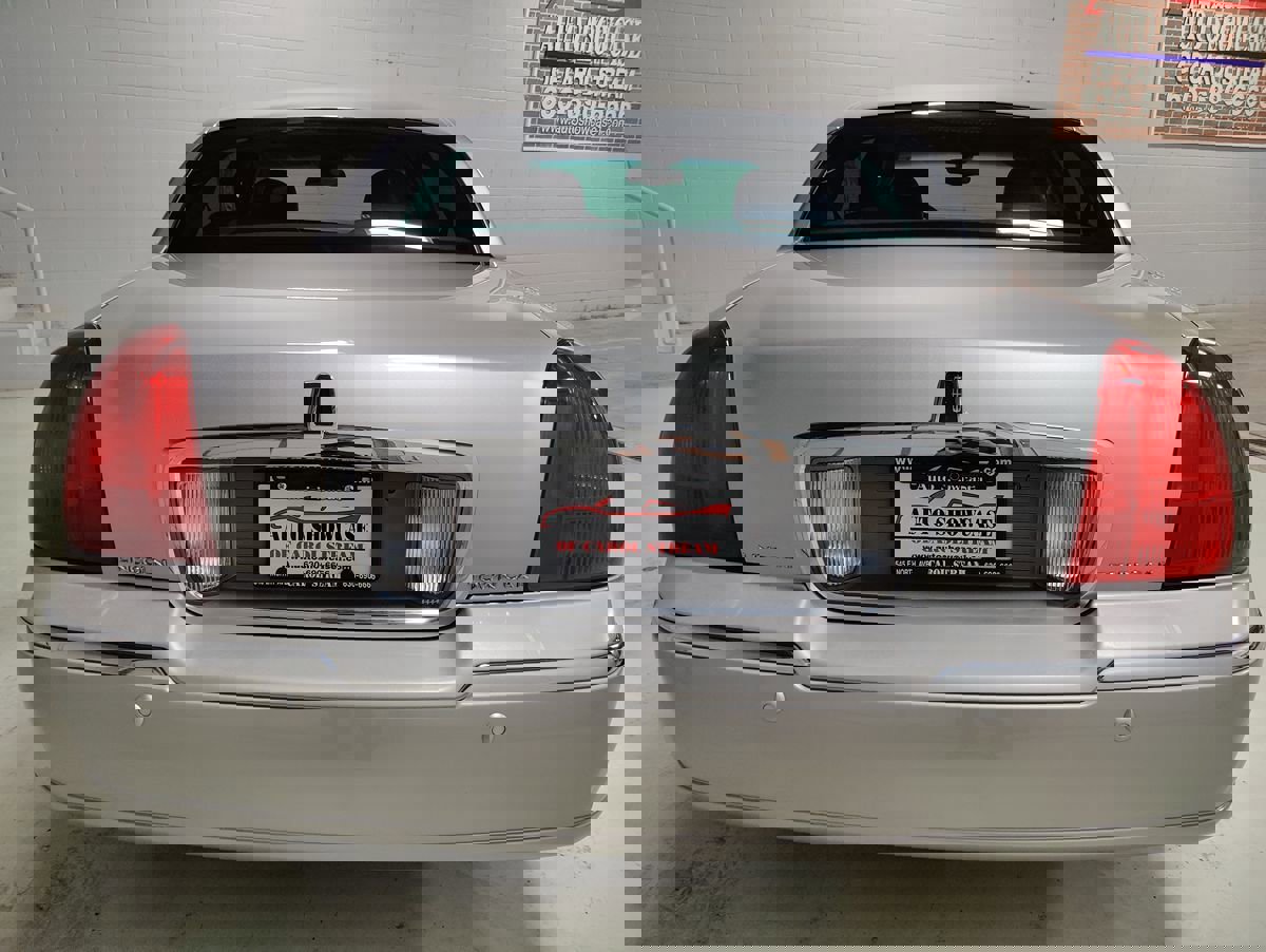 Used 2004 Lincoln Town Car Ultimate image 8