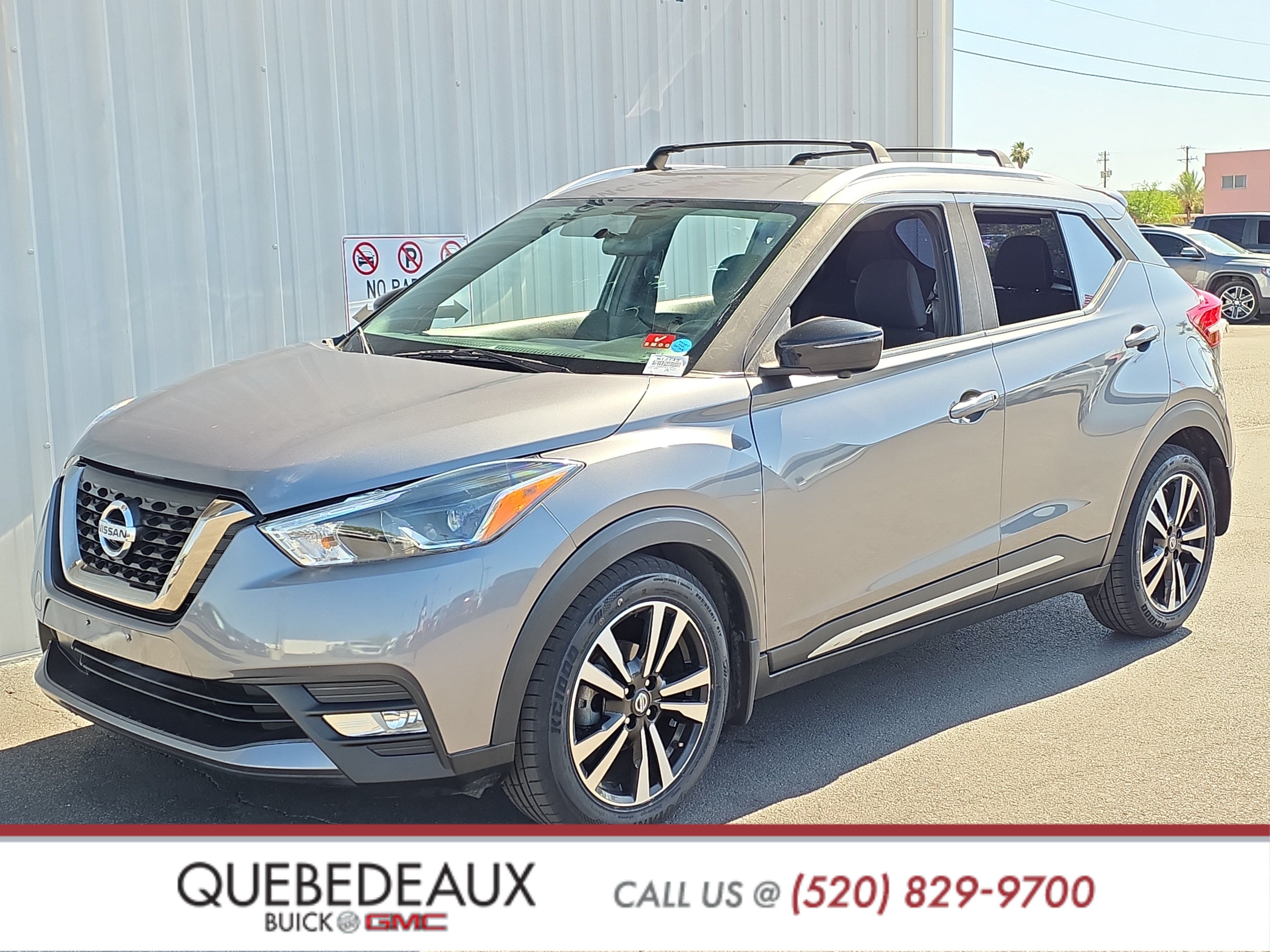 Used 2018 Nissan Kicks SR w/ Exterior Package FWD image 3