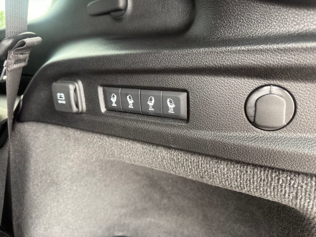 Used 2021 Jeep Grand Cherokee L Overland w/ Advanced Protech Group III AWD/4WD image 47
