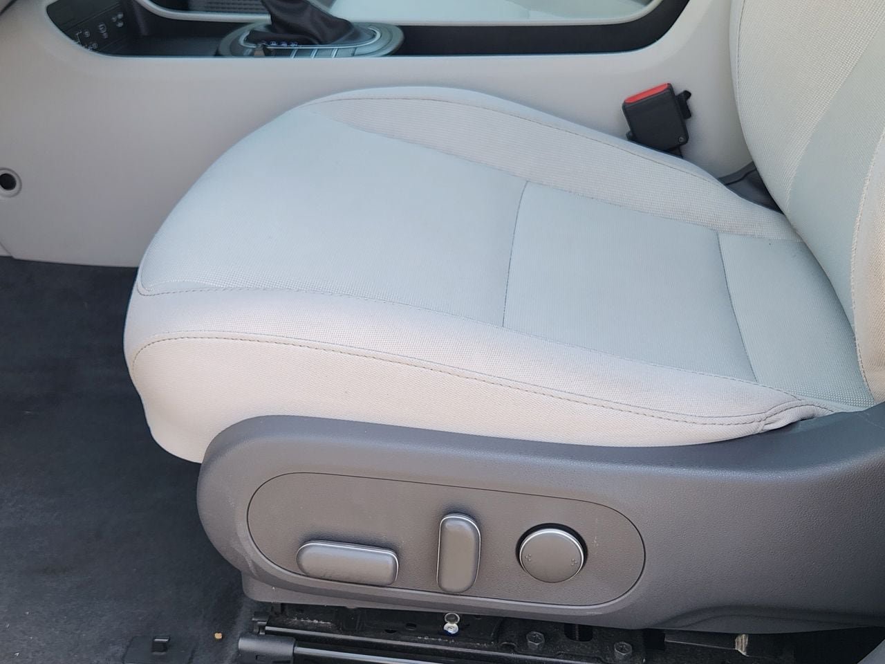 Used 2025 Hyundai Kona SEL FWD image 23