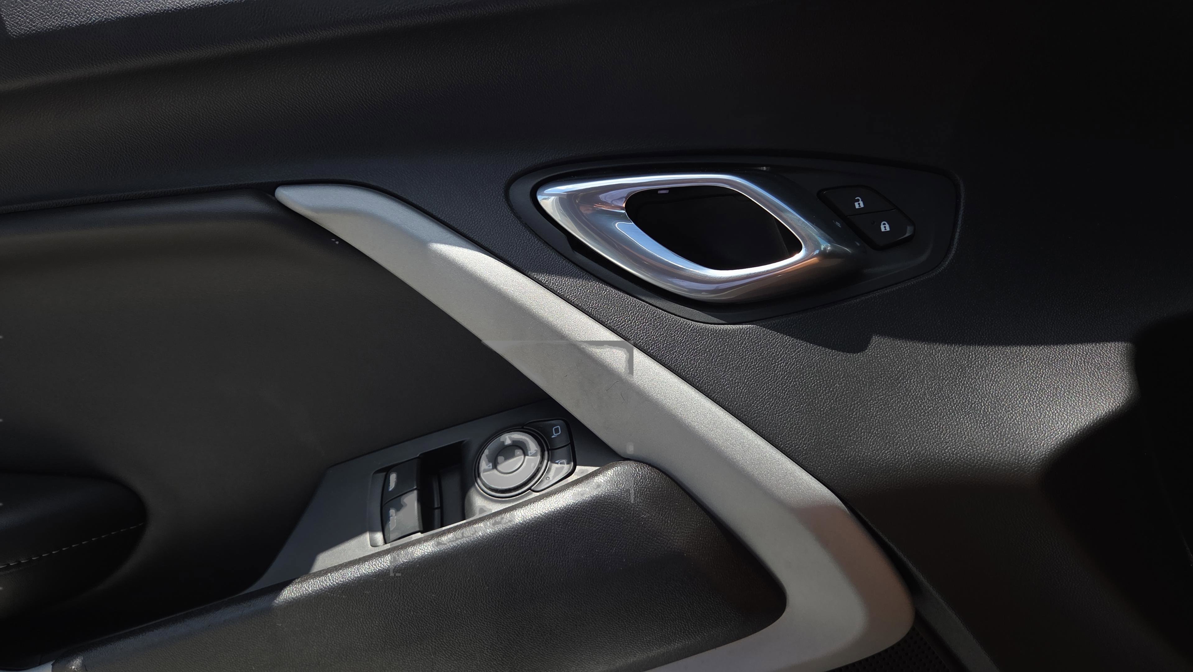 Used 2019 Chevrolet Camaro LT RWD image 32