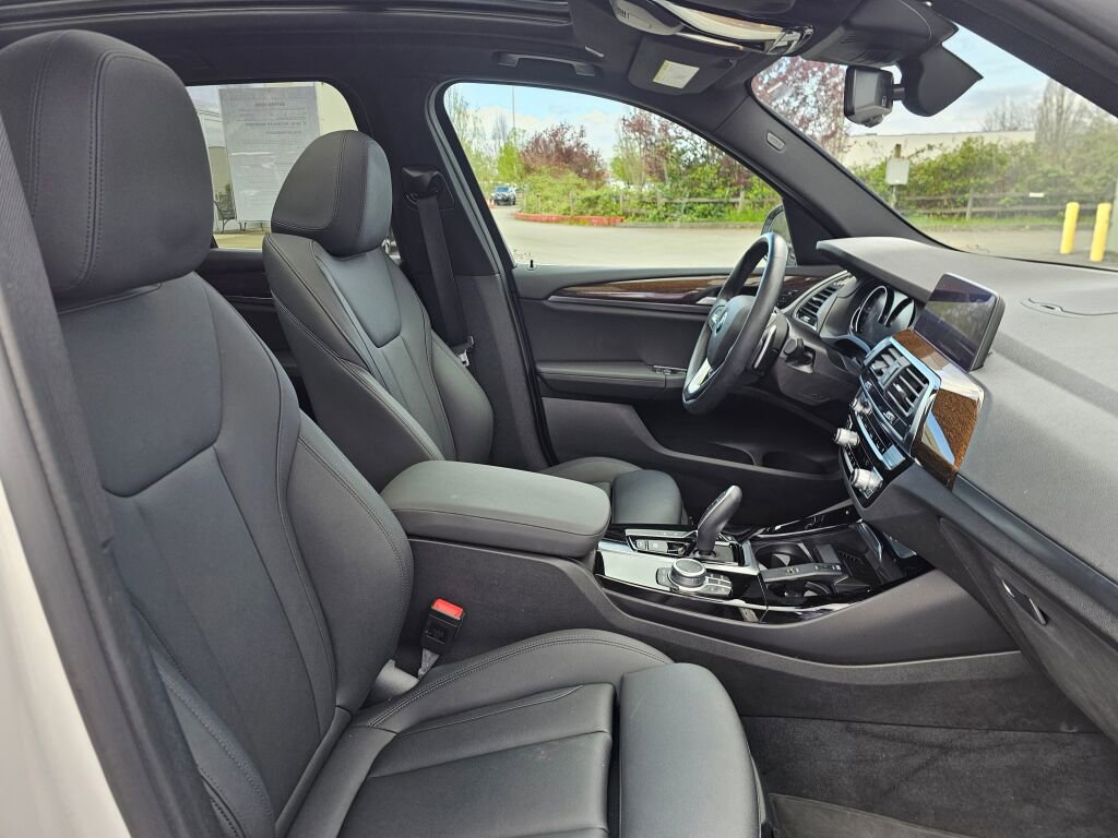 Used 2021 BMW X3 xDrive30i w/ Convenience Package image 11