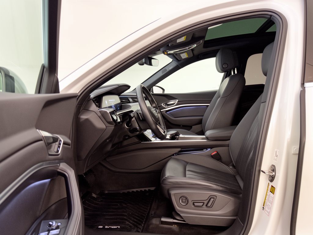 Used 2024 Audi Q8 e-tron Premium Plus AWD/4WD image 5