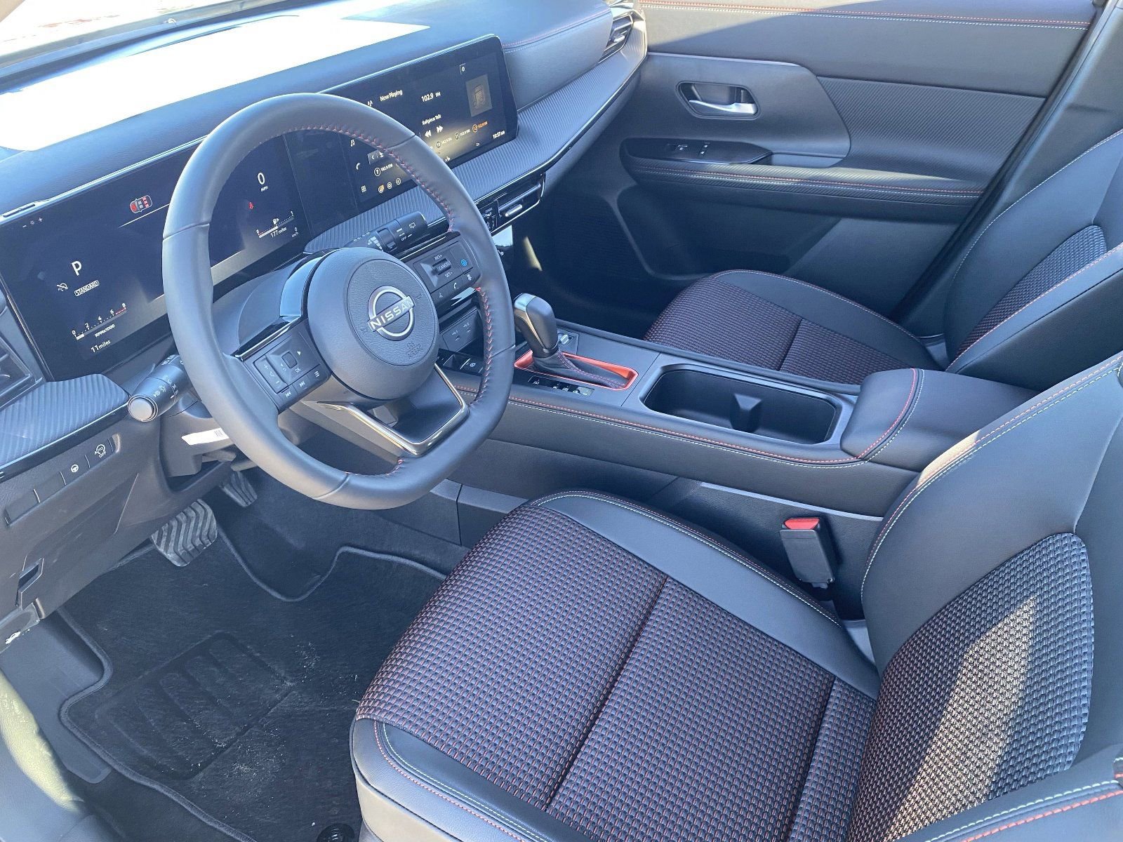 New 2026 Nissan Kicks SR w/ Cold Weather Package FWD image 19