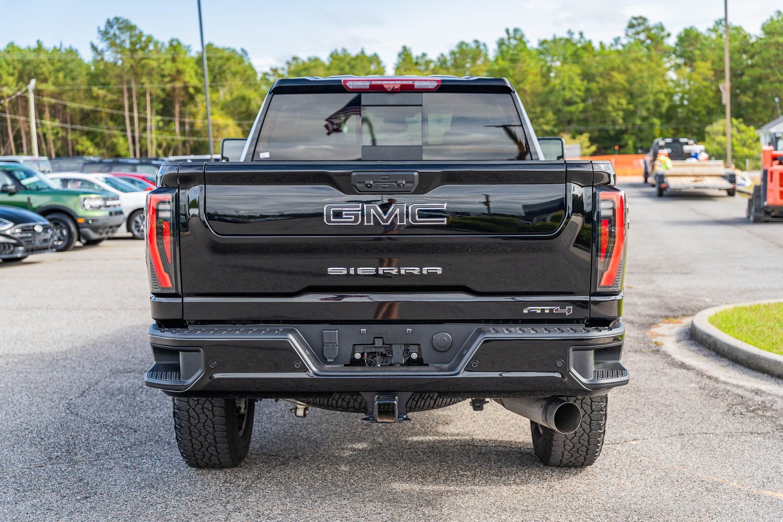 Used 2025 GMC Sierra 2500 AT4 w/ AT4 Premium Plus Package image 6