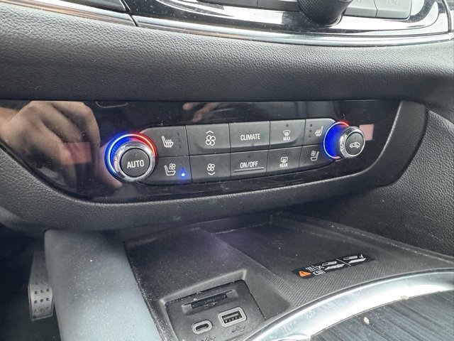 Used 2024 Buick Enclave Premium image 20