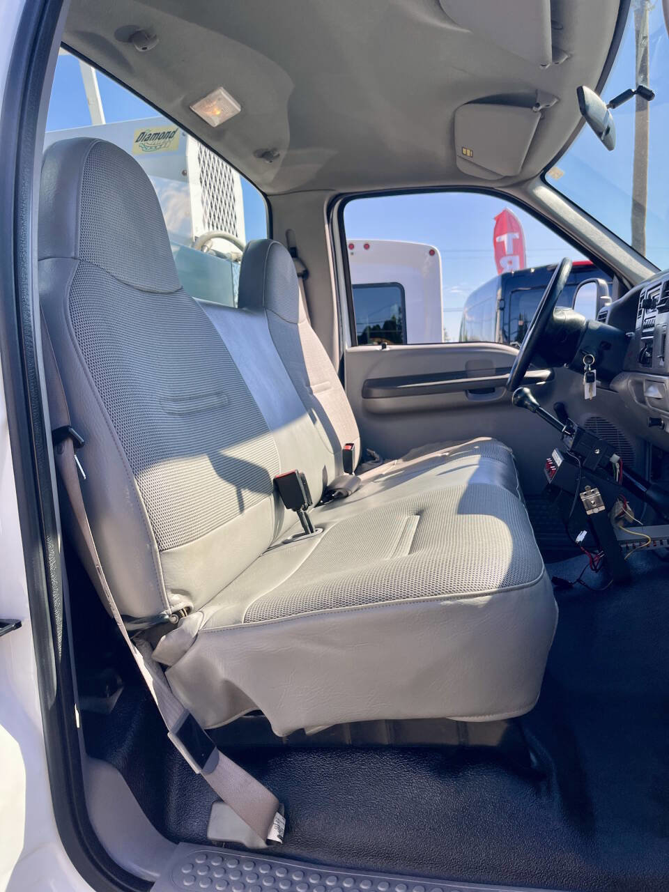 Used 2001 Ford F550 2WD Regular Cab Super Duty image 13