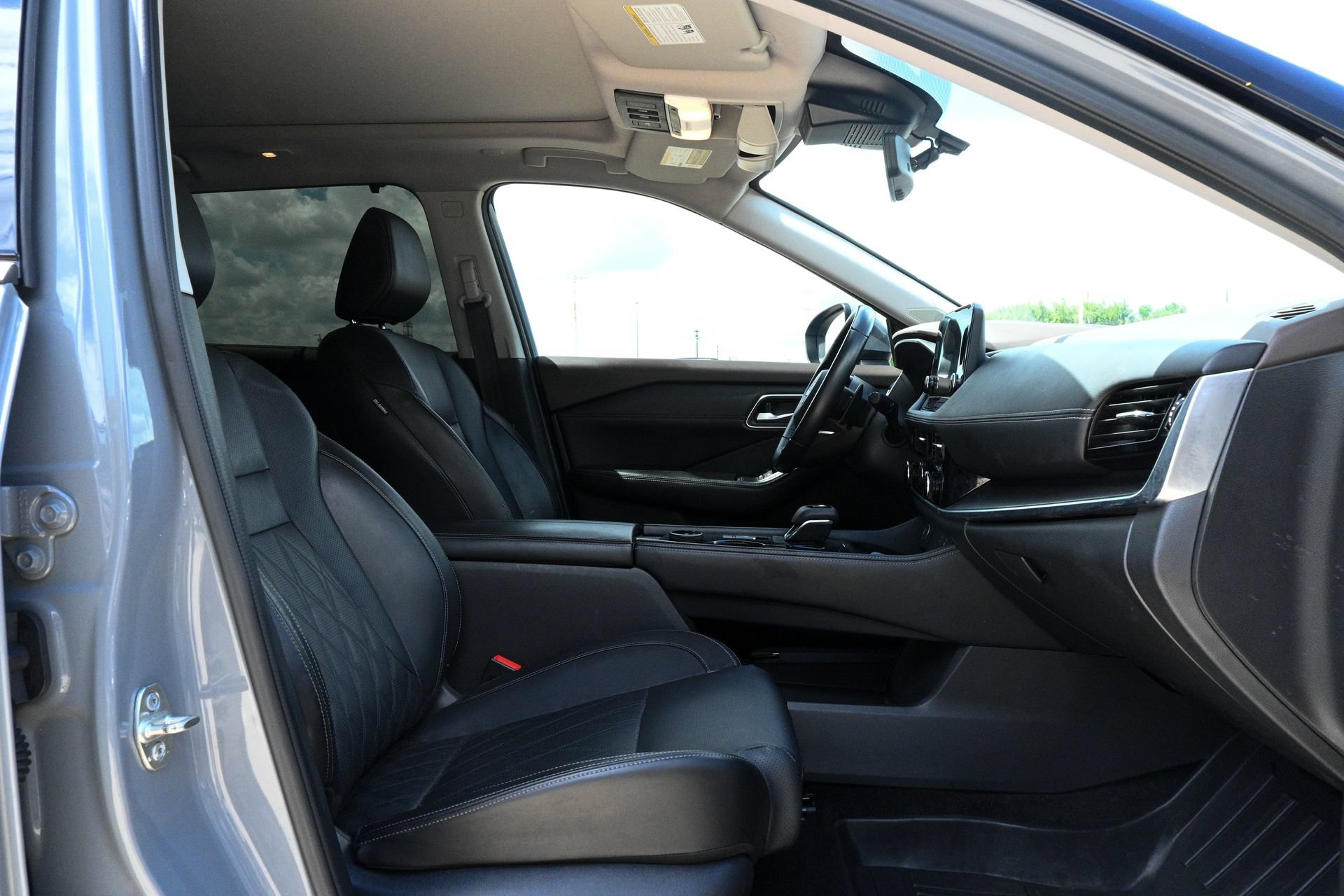 Used 2023 Nissan Rogue Platinum w/ Platinum Premium Package AWD/4WD image 26