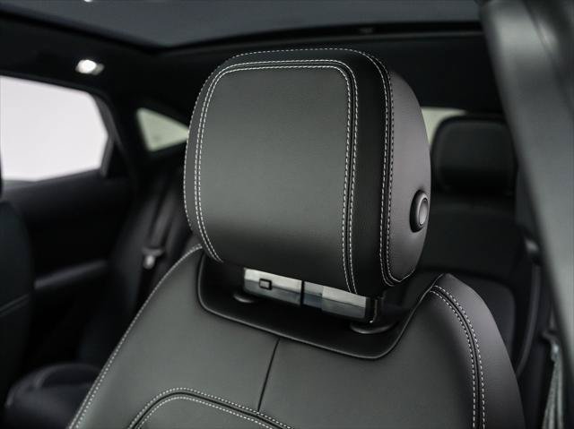 New 2024 Jaguar E-PACE R-Dynamic SE AWD/4WD image 16