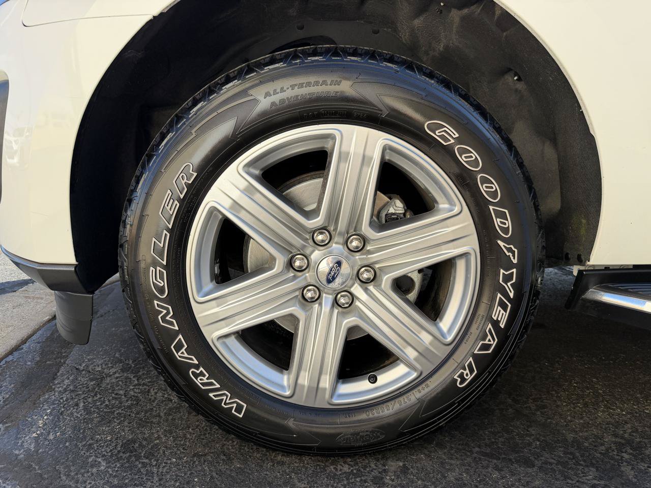 Used 2020 Ford Expedition XLT w/ Equipment Group 202A AWD/4WD image 26