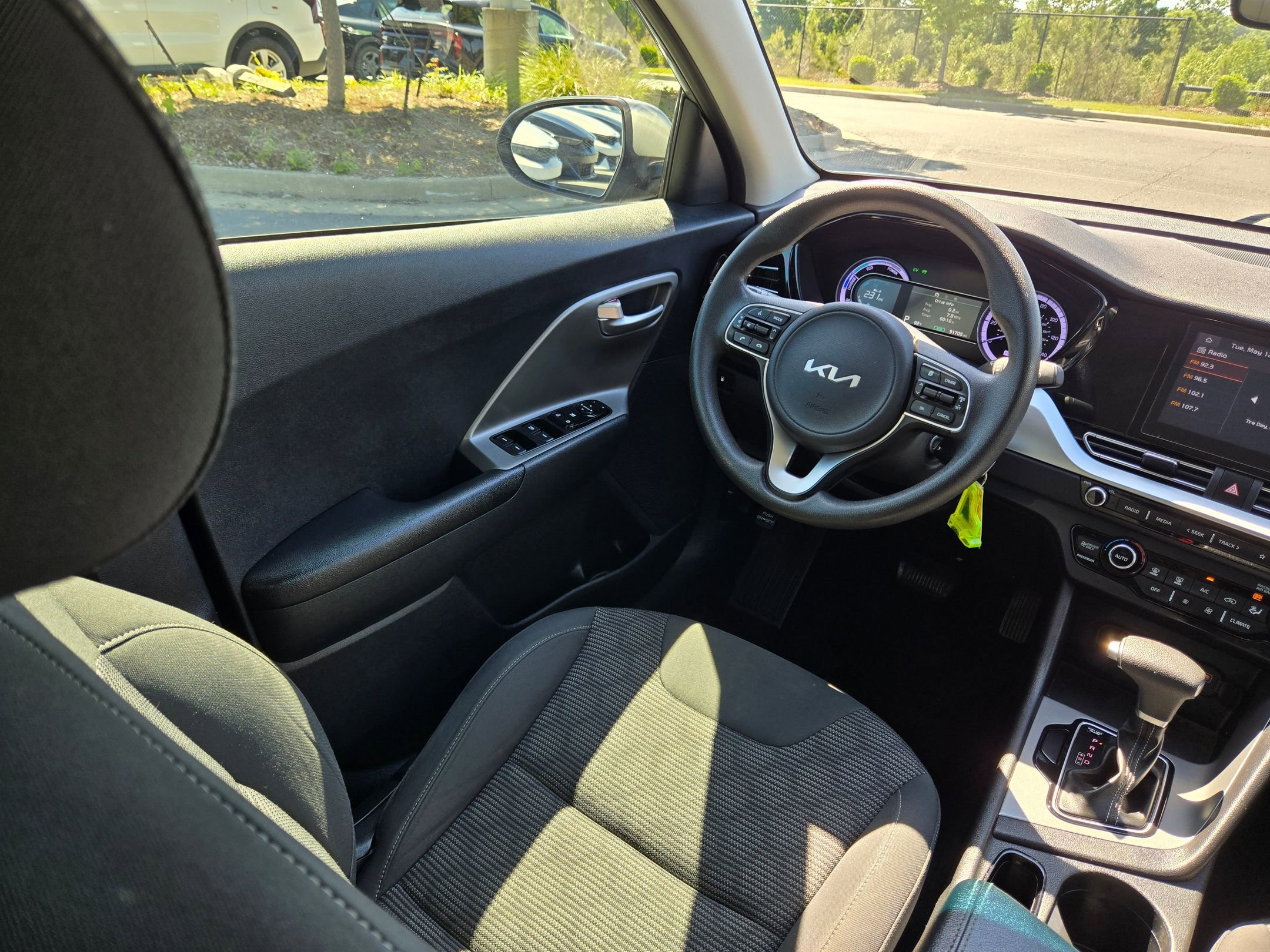 Used 2022 Kia Niro LX FWD image 9