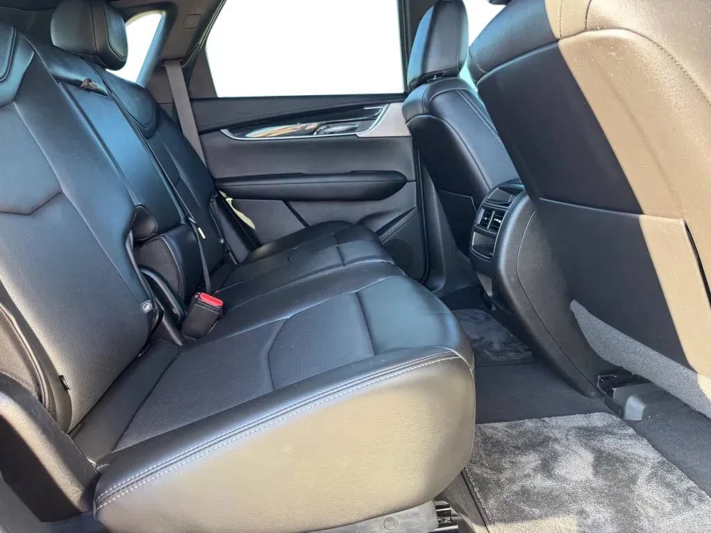 Used 2021 Cadillac XT5 Premium Luxury AWD/4WD image 16