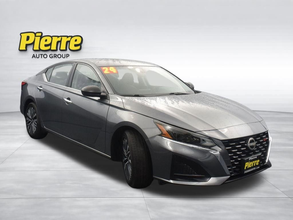 Used 2024 Nissan Altima 2.5 SV image 3