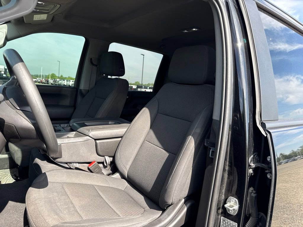 Used 2021 Chevrolet Silverado 2500 Custom w/ Custom Value Package AWD/4WD image 17