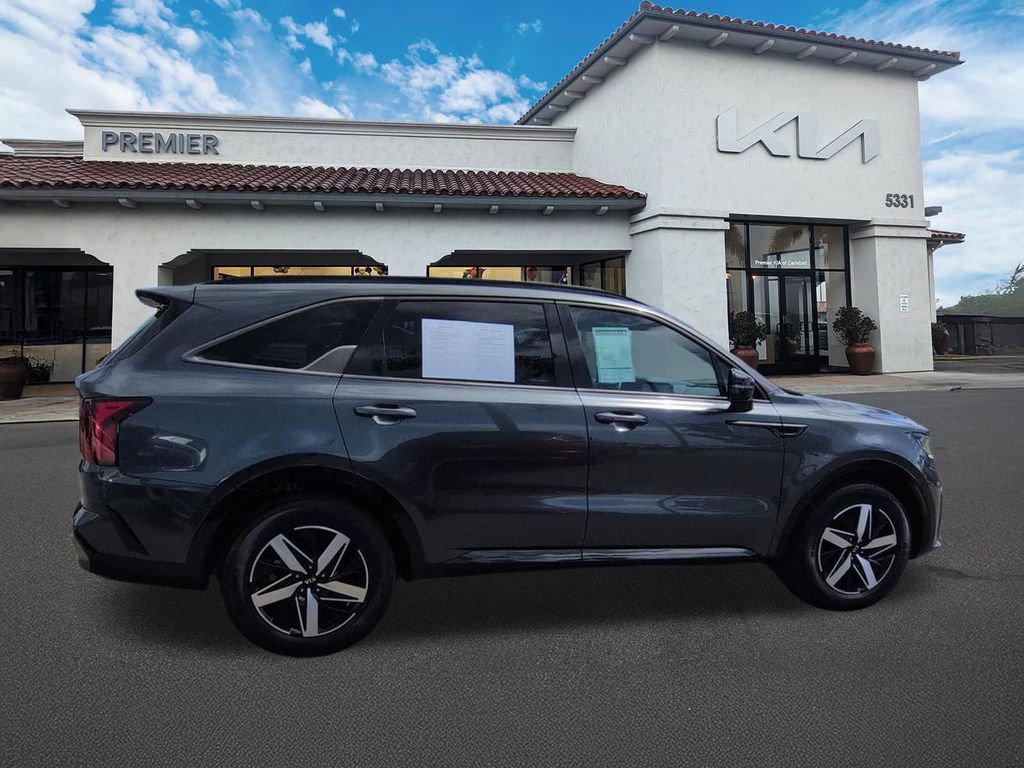 Certified 2021 Kia Sorento S FWD image 9