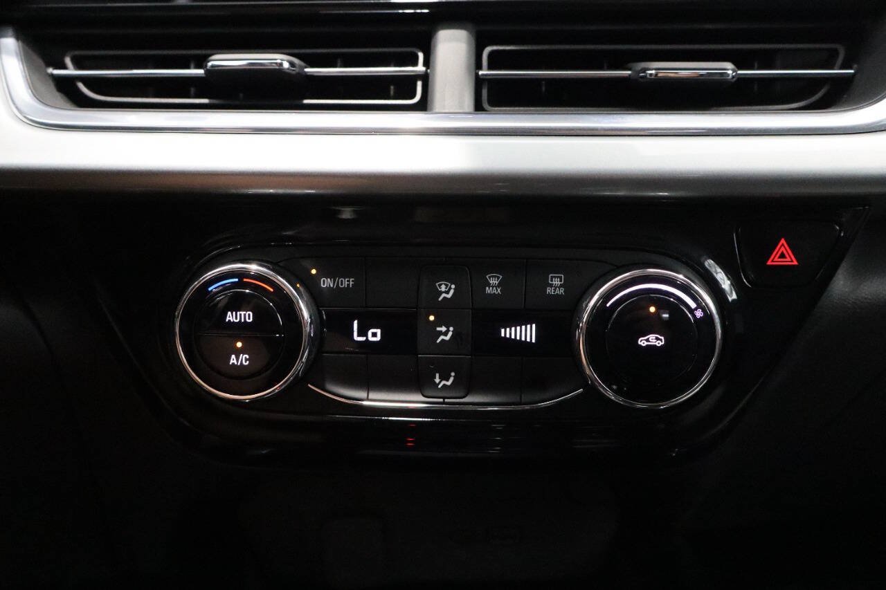 Used 2024 Chevrolet Trax LT FWD image 19