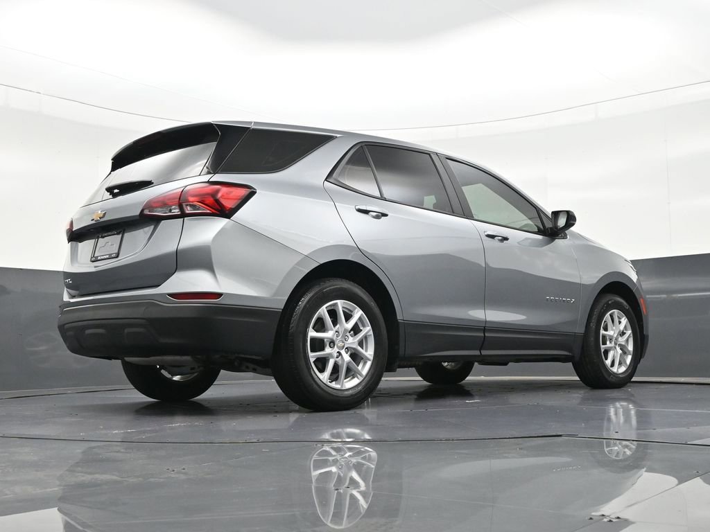 Used 2023 Chevrolet Equinox LS FWD image 27