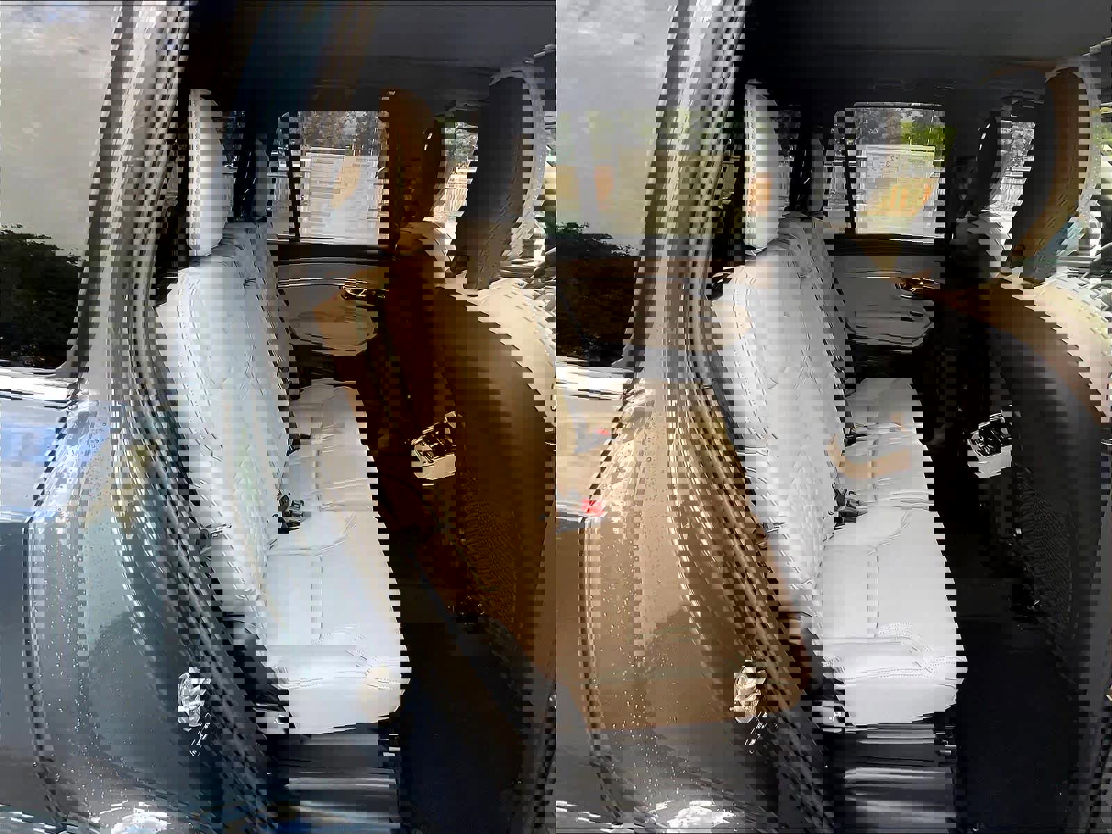 New 2026 Volvo XC90 B6 Plus w/ Protection Package Premier image 27