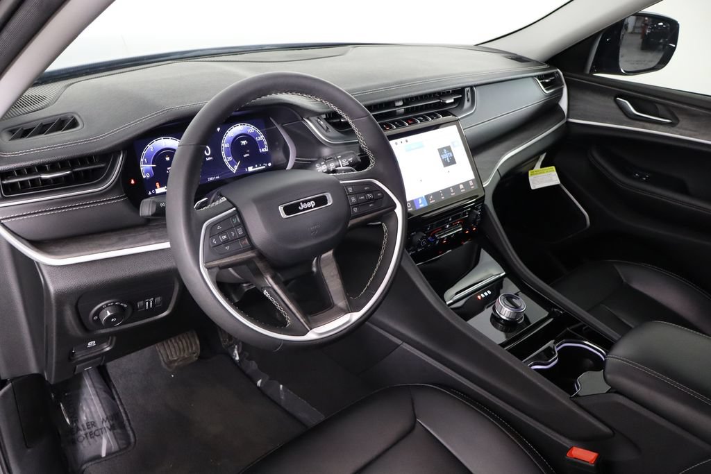 Used 2023 Jeep Grand Cherokee Limited RWD image 27