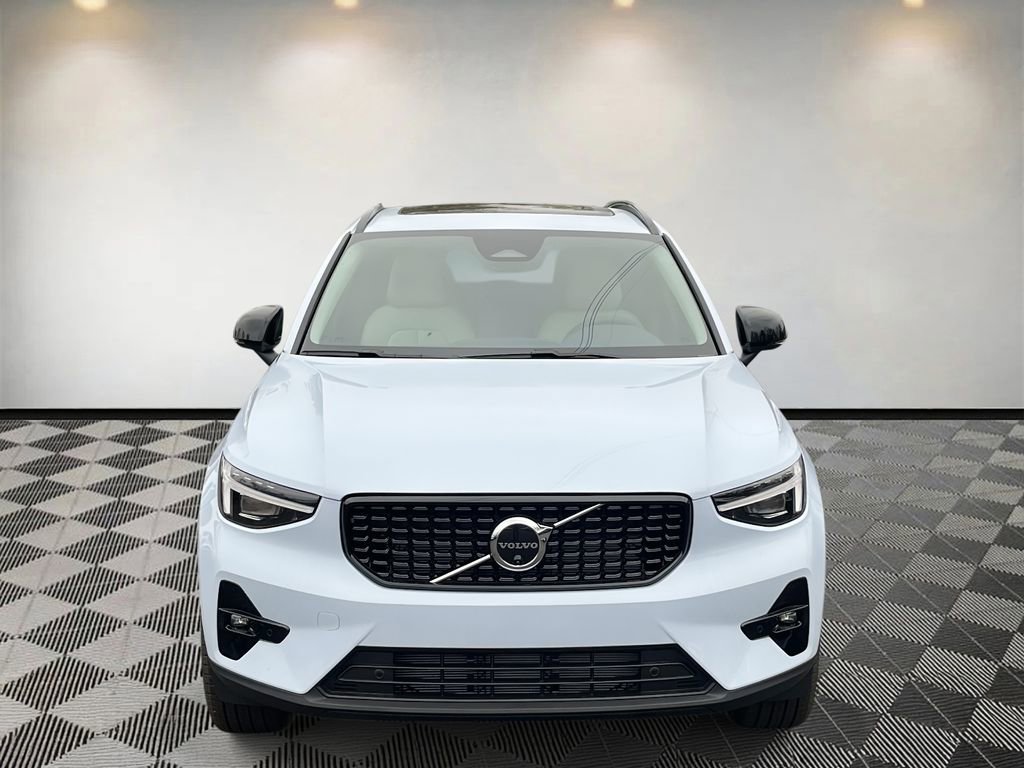 New 2026 Volvo XC40 B5 Ultra w/ Climate Package image 8