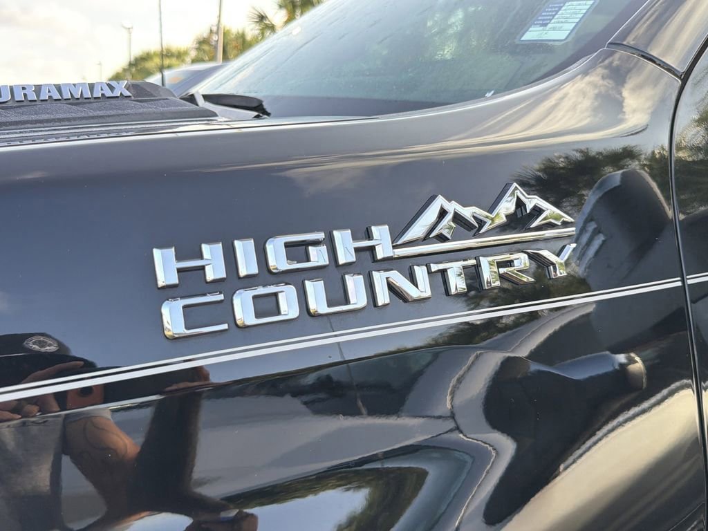Used 2024 Chevrolet Silverado 3500 High Country w/ High Country Premium Package AWD/4WD image 6