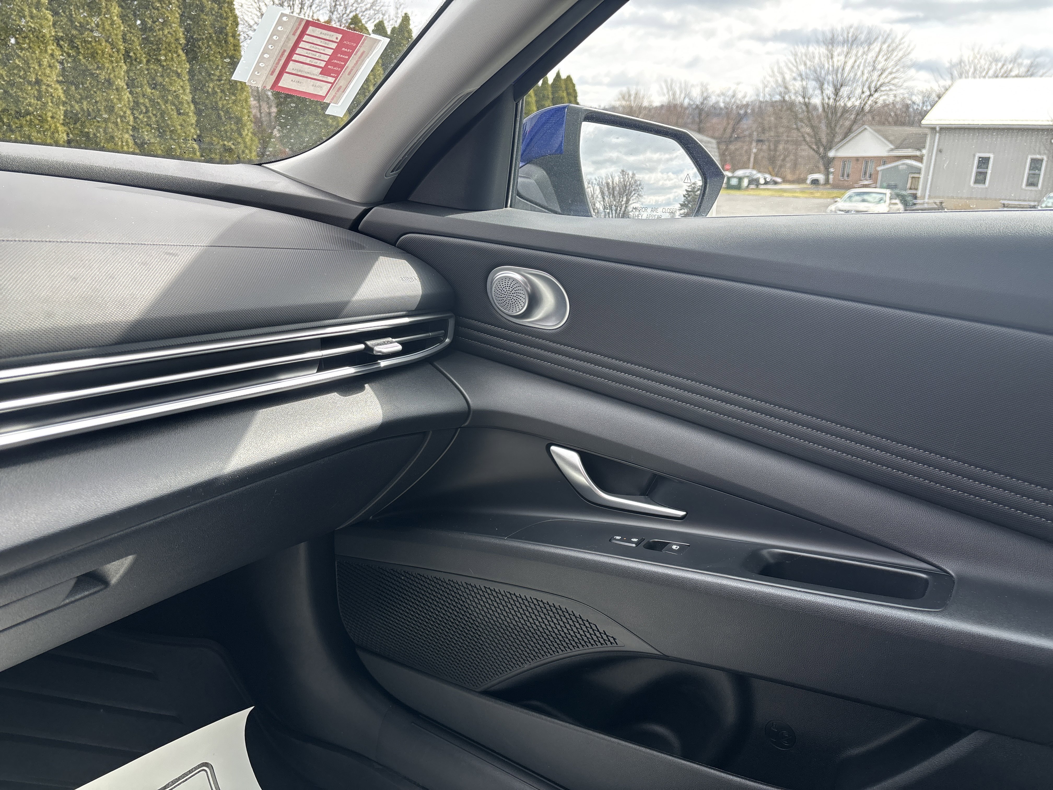 Used 2024 Hyundai Elantra SEL w/ Convenience Package image 23