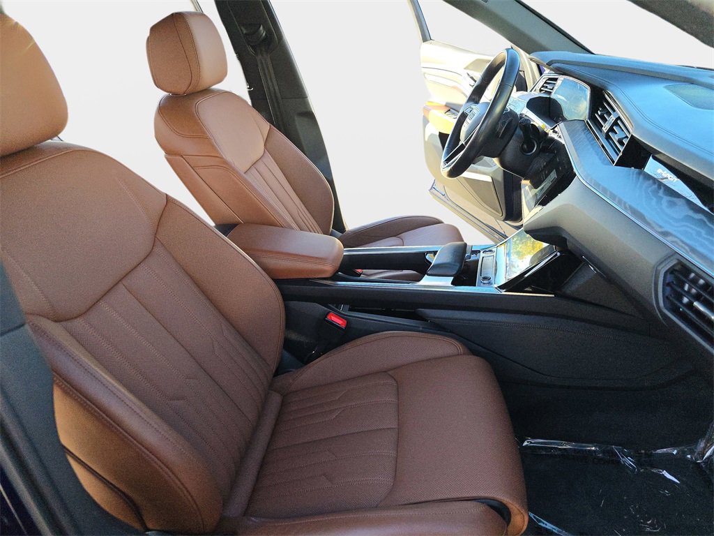 Certified 2022 Audi e-tron Chronos image 10