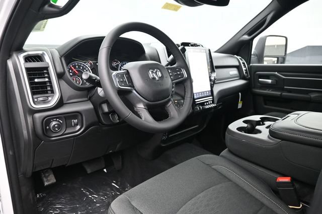 New 2026 RAM 3500 Big Horn AWD/4WD image 19