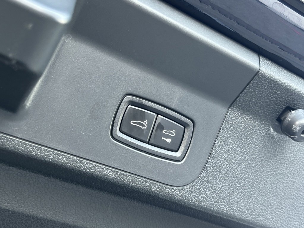 Used 2023 Porsche Panamera 4 Platinum Edition image 20