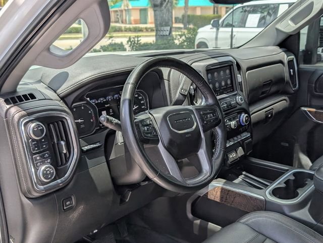 Used 2023 GMC Sierra 2500 Denali w/ Denali Ultimate Package AWD/4WD image 12