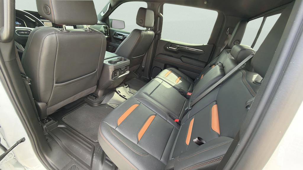 Used 2024 GMC Sierra 1500 AT4 w/ Technology Package AWD/4WD image 18