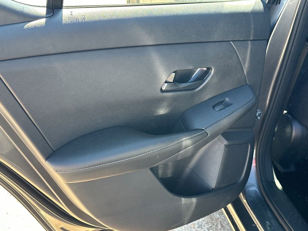 Used 2025 Nissan Sentra S image 22