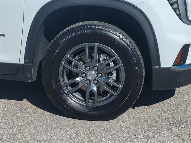 Used 2025 GMC Acadia Elevation image 11