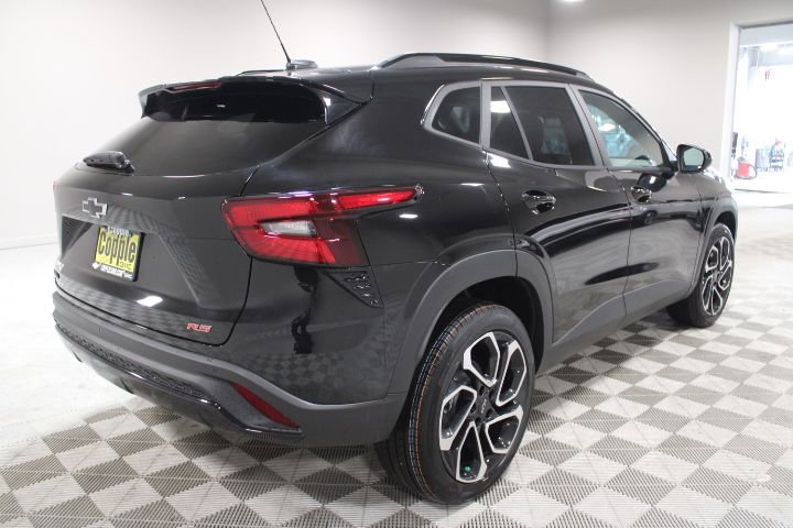 New 2026 Chevrolet Trax RS w/ Sunroof Package FWD image 12
