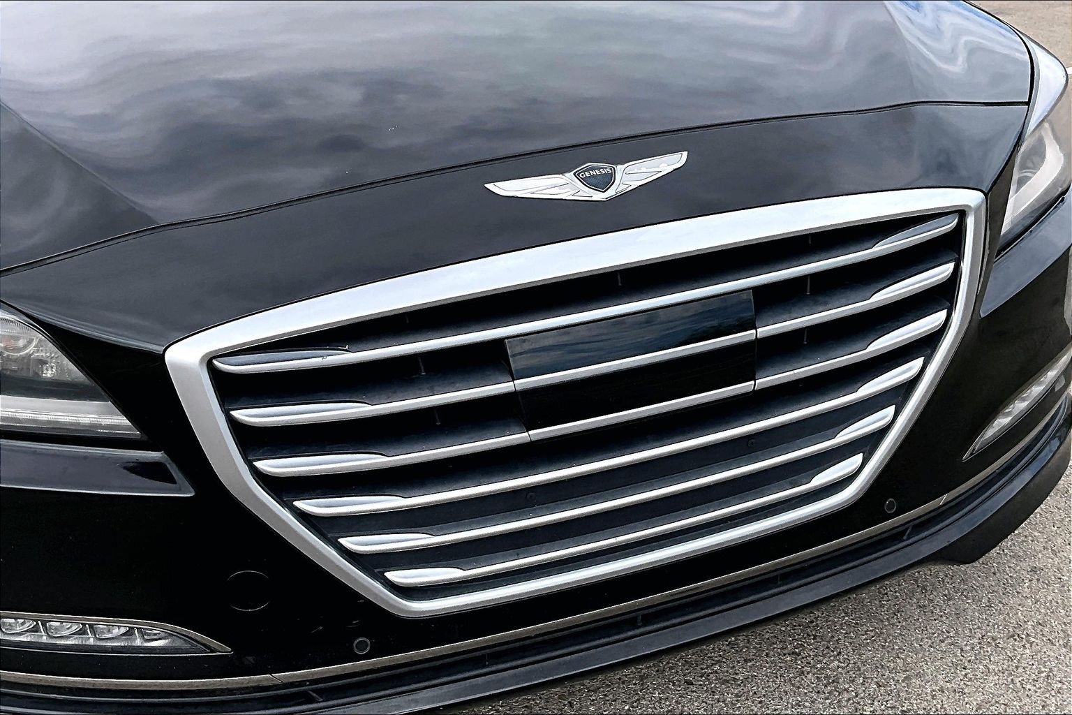 Used 2015 Hyundai Genesis 5.0 w/ Option Group 05 RWD image 8