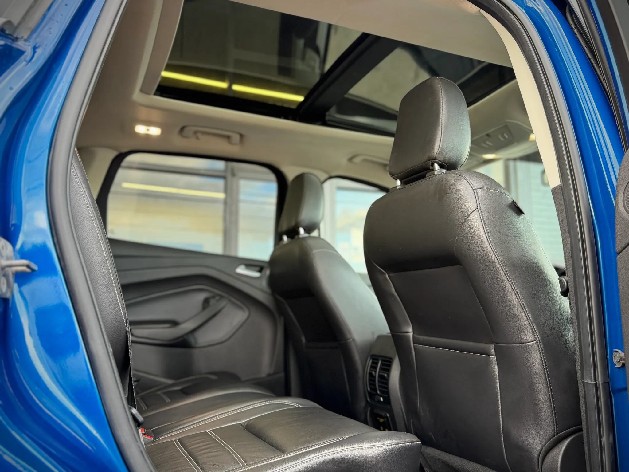 Used 2018 Ford Escape Titanium AWD/4WD image 19