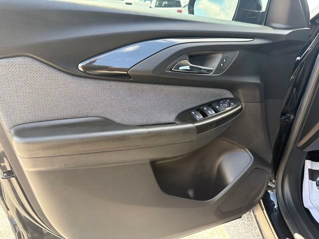 Used 2022 Chevrolet TrailBlazer LT w/ Convenience Package AWD/4WD image 12