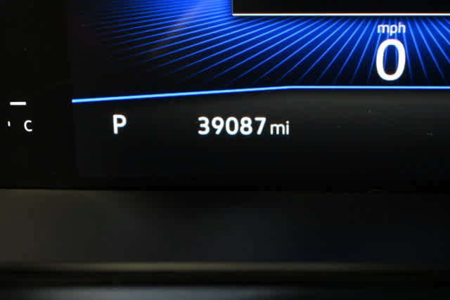 Certified 2023 Volkswagen Taos SE FWD image 20
