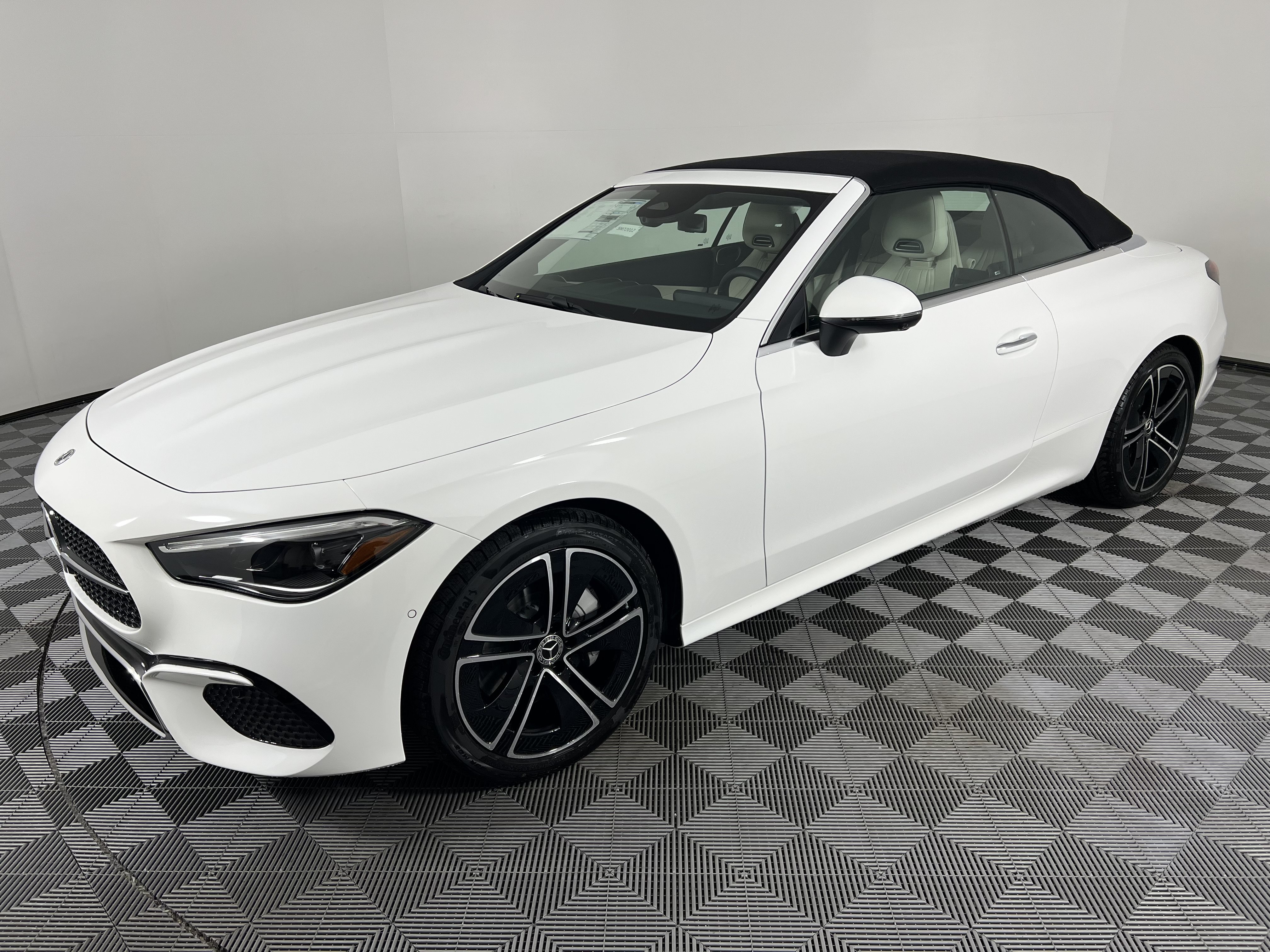 New 2027 Mercedes-Benz CLE 300 4MATIC Cabriolet image 8