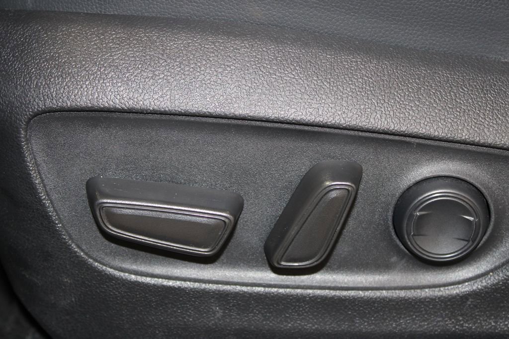 Used 2025 Toyota Highlander XSE image 17