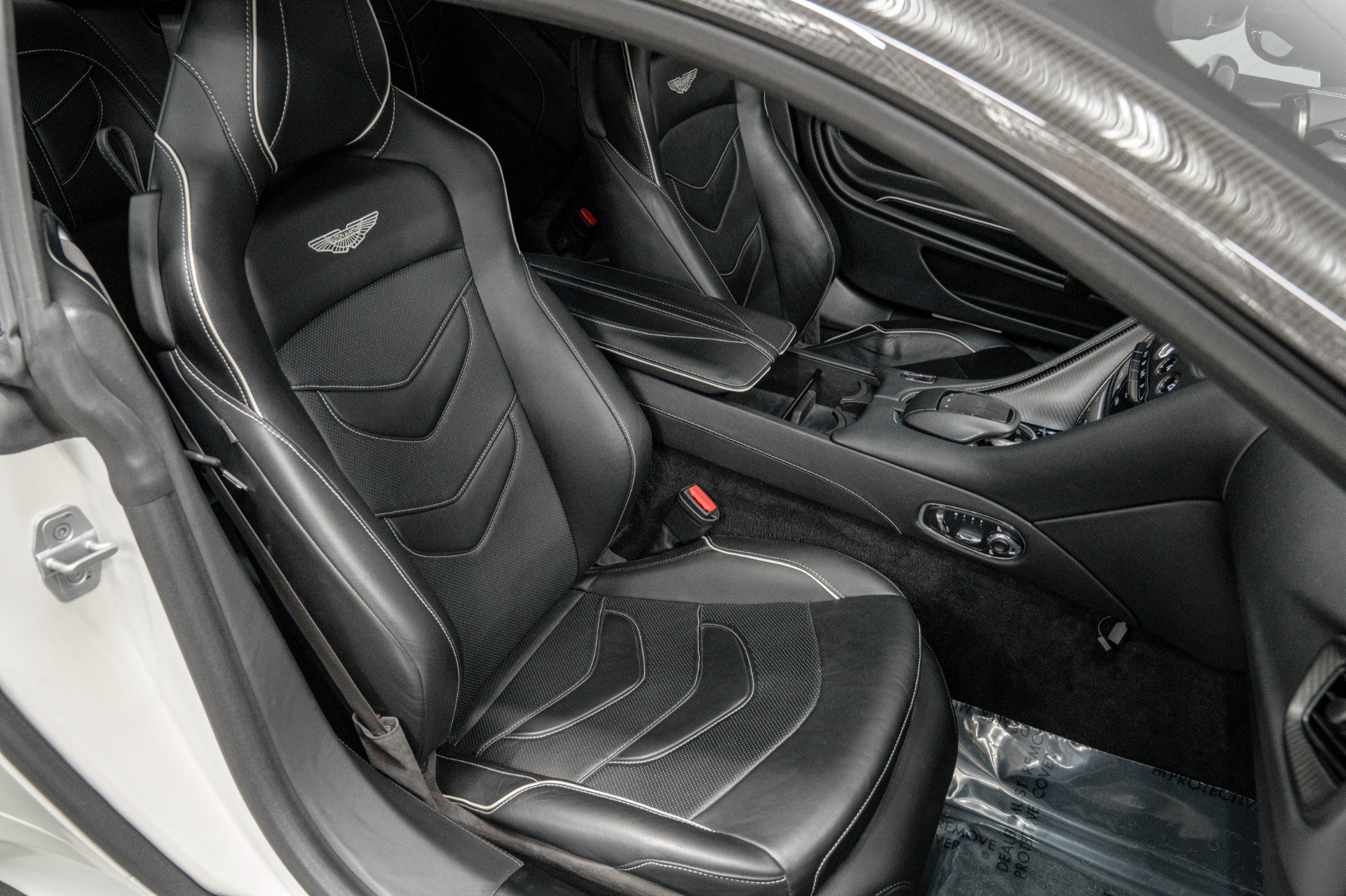 Used 2019 Aston Martin DBS Superleggera RWD image 23