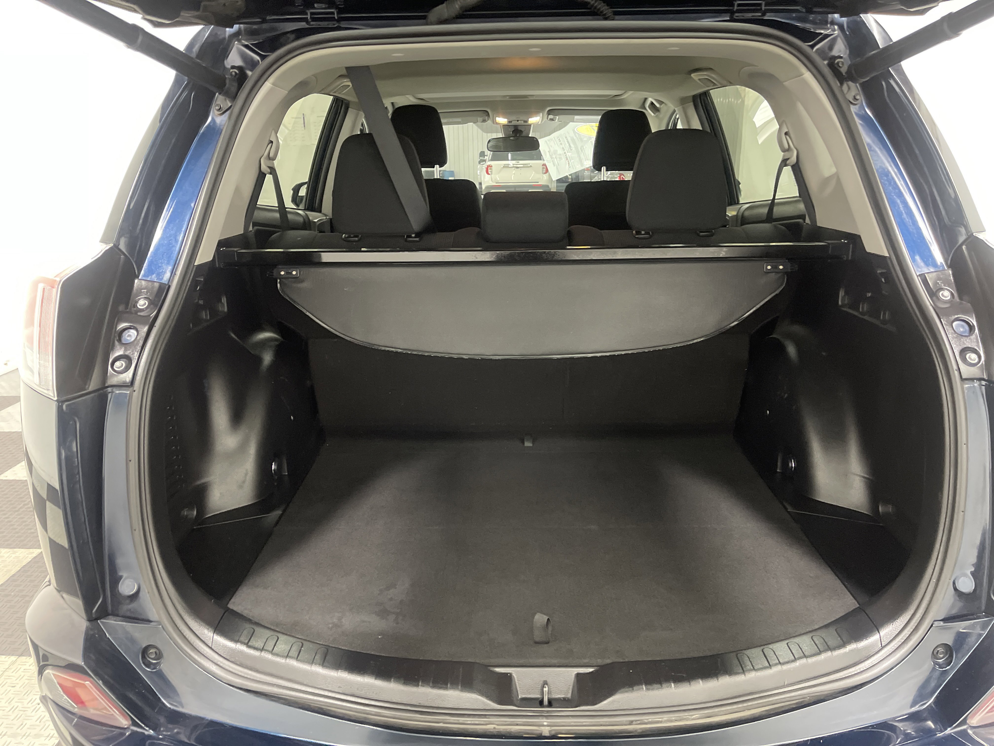 Used 2017 Toyota RAV4 XLE image 18