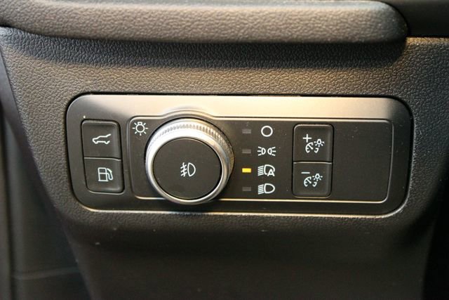 Used 2022 Ford Escape SEL w/ Technology Package image 21