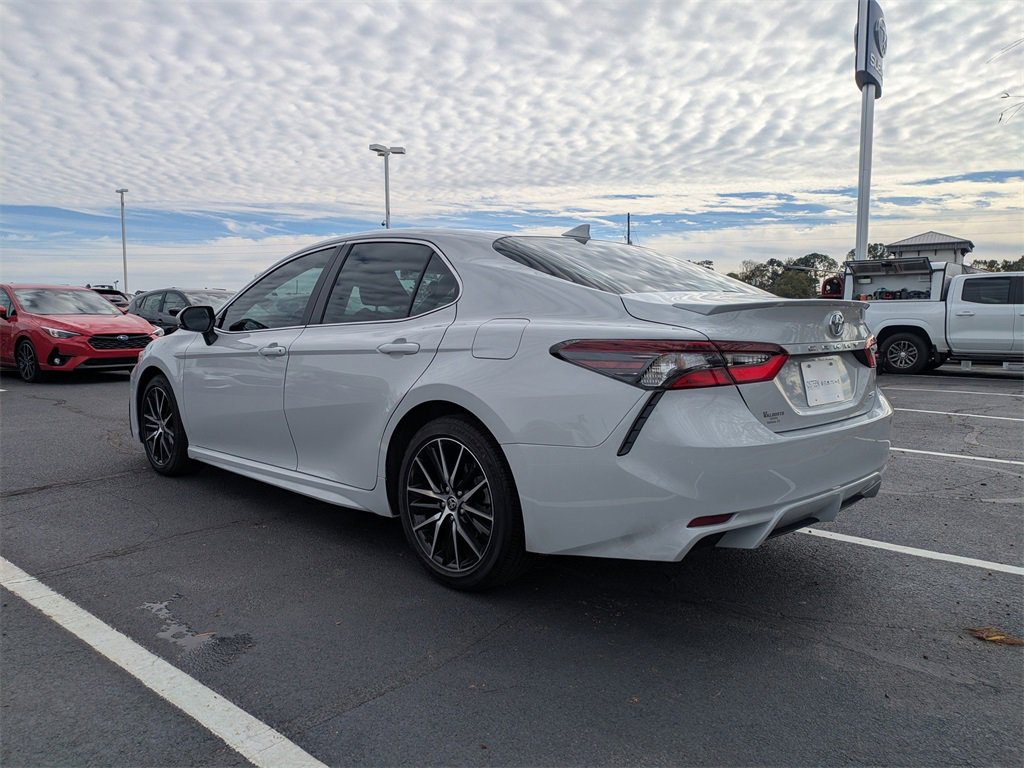 Used 2024 Toyota Camry SE image 7